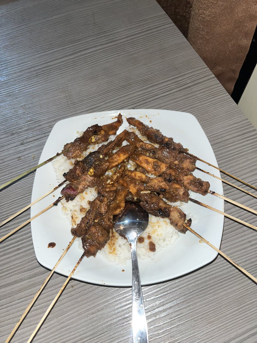 PusatTroll tweet media