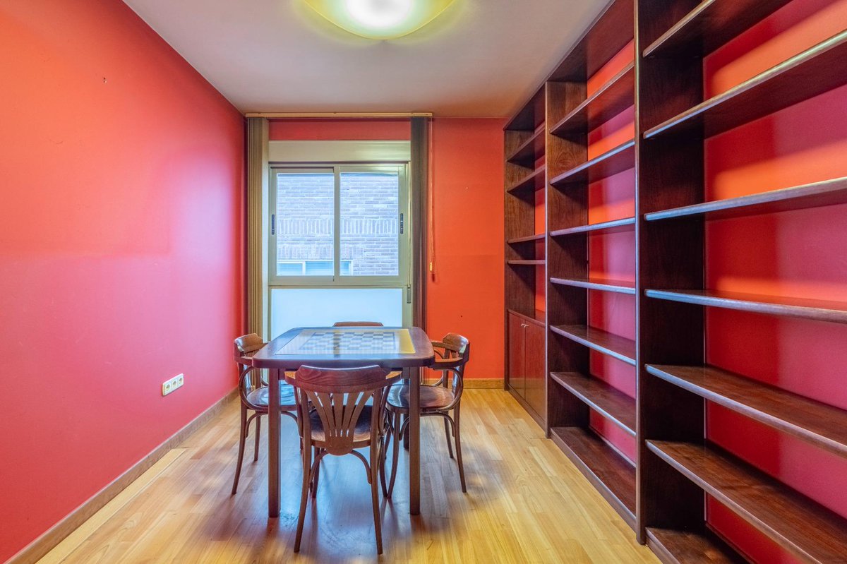 InHouseArmilla's tweet photo. Este piso del centro de #Granada es 10.000€ más barato que ayer... 🧐👇

https://t.co/JOEEBazSRU https://t.co/MnhczW13CZ