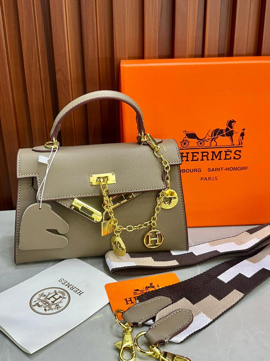 TBillion tweet media