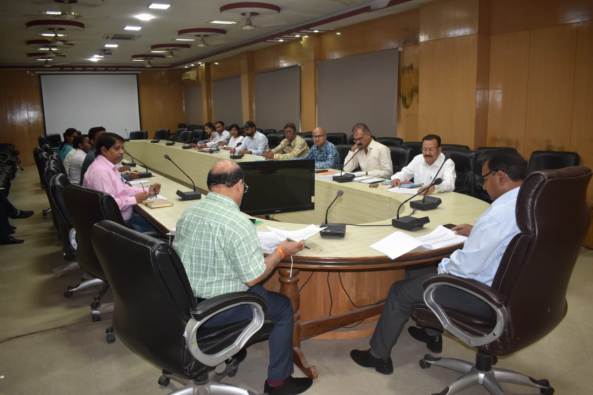 sagarcomisioner's tweet image. ➡️ कमिश्नर सागर संभाग श्री अनिल सुचारी ने सागर संभाग में निर्माणाधीन सड़कों का निर्माण तेजी से पूर्ण कराने के निर्देश निर्माण विभाग के अधिकारियों को दिए।

@CMMadhyaPradesh @DrMohanYadav51 @JansamparkMP #jansamparkMP #sagar