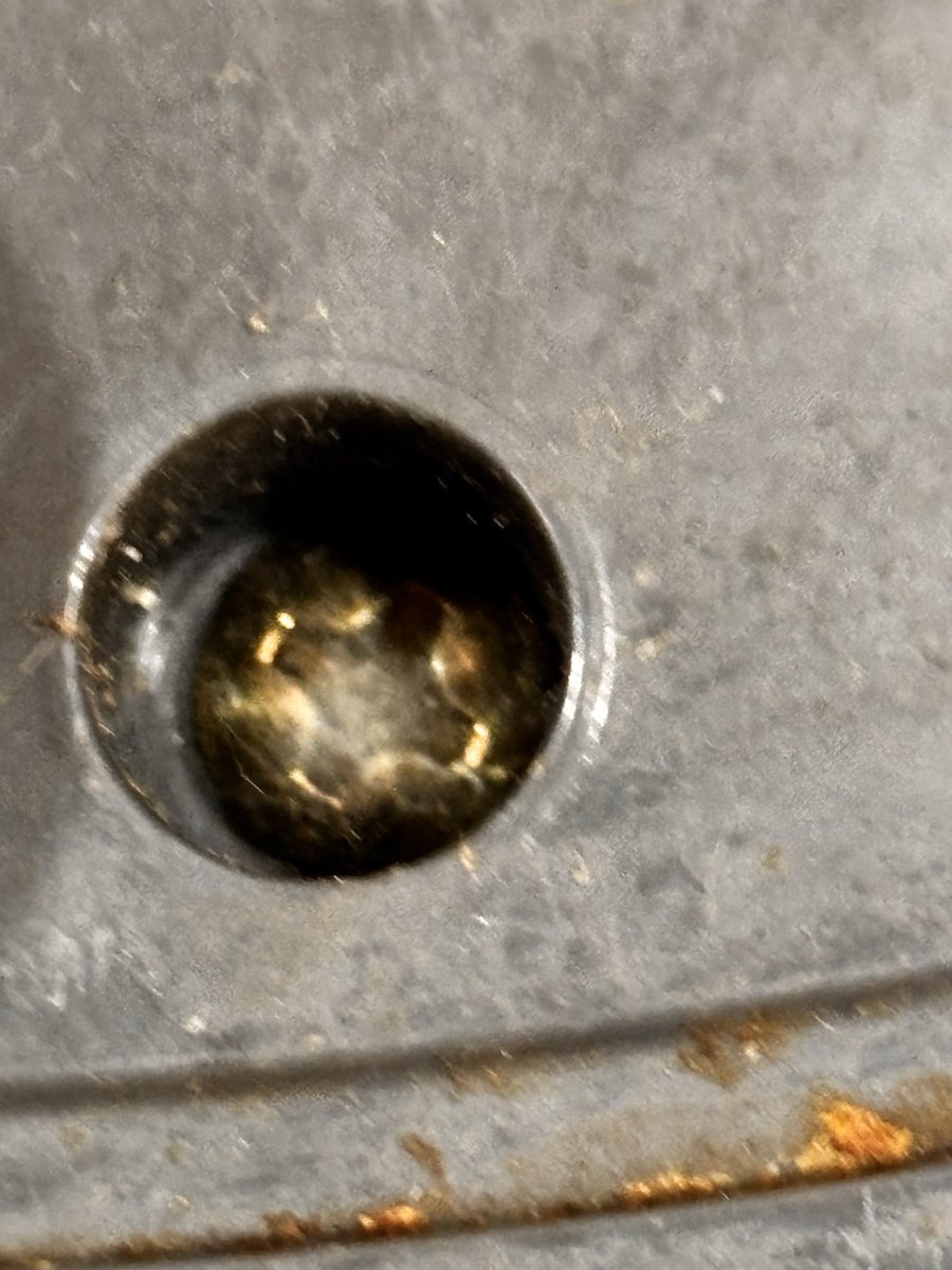 Deepukapoor007's tweet photo. Hi @Philips @philipsindia. Your service center charges for service. However No cleaning of mixer done, not even opening of screws as evident from pictures, then what for is he charging money &amp; making fool &amp; looting consumers . Please look into 
@jagograhakjago please help thanks https://t.co/IiPmpNXaAU