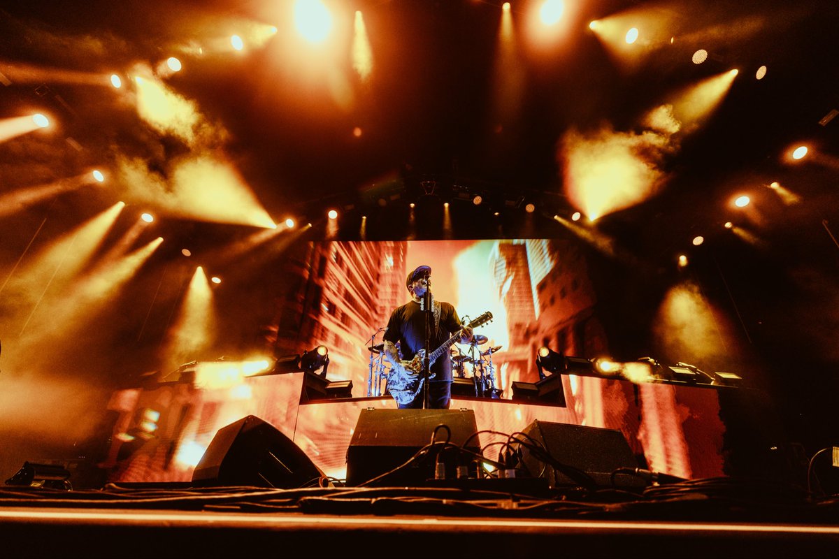 Staind tweet media