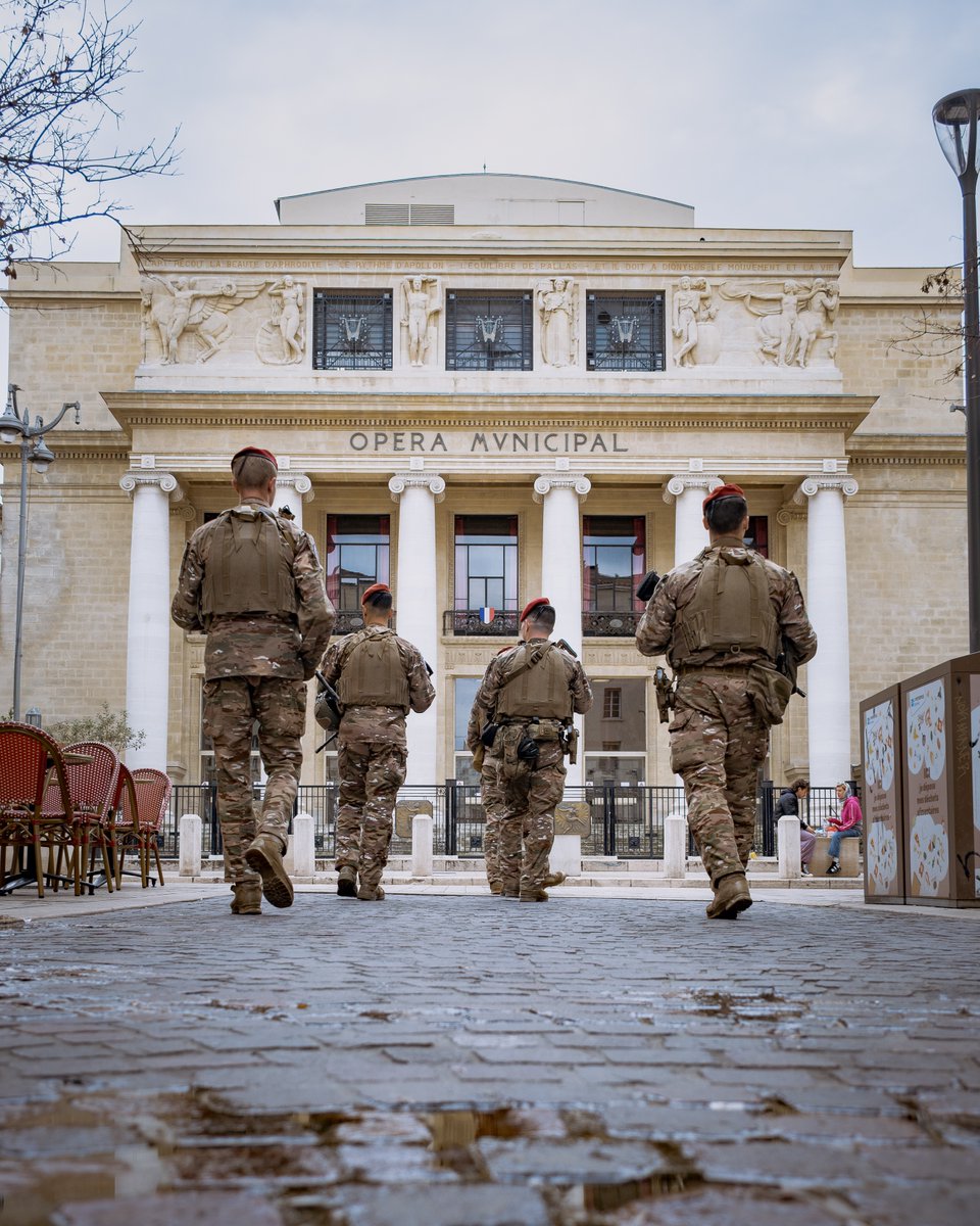 17eRGP's tweet image. La 4️⃣e CIE du #17RGP a été déployée pendant 2 mois à Marseille, dans le cadre de l’opération #SENTINELLE de l’ @EtatMajorFR 🤝 
 
Les sapeurs-paras contribuent à la dissuasion militaire et la protection civile dans les sites stratégiques du territoire français 🇫🇷