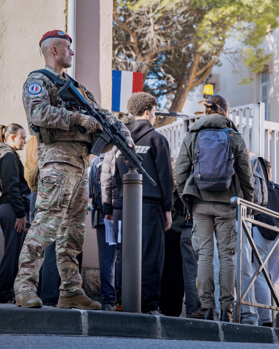 17eRGP's tweet image. La 4️⃣e CIE du #17RGP a été déployée pendant 2 mois à Marseille, dans le cadre de l’opération #SENTINELLE de l’ @EtatMajorFR 🤝 
 
Les sapeurs-paras contribuent à la dissuasion militaire et la protection civile dans les sites stratégiques du territoire français 🇫🇷