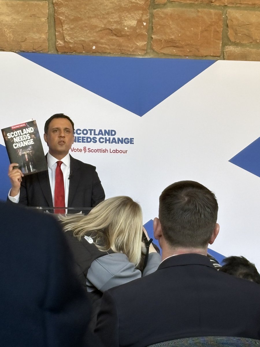 Alison_S_Taylor's tweet image. #Scotland needs #change . 

@AnasSarwar needs 5 years to change #Scotland - the SNP Government has had 20 years. 

Manifesto launched by @ScottishLabour in Edinburgh today &amp;amp; delighted, a commitment by Anas, on the rail link to #GlasgowAirport to expand regional connectivity.