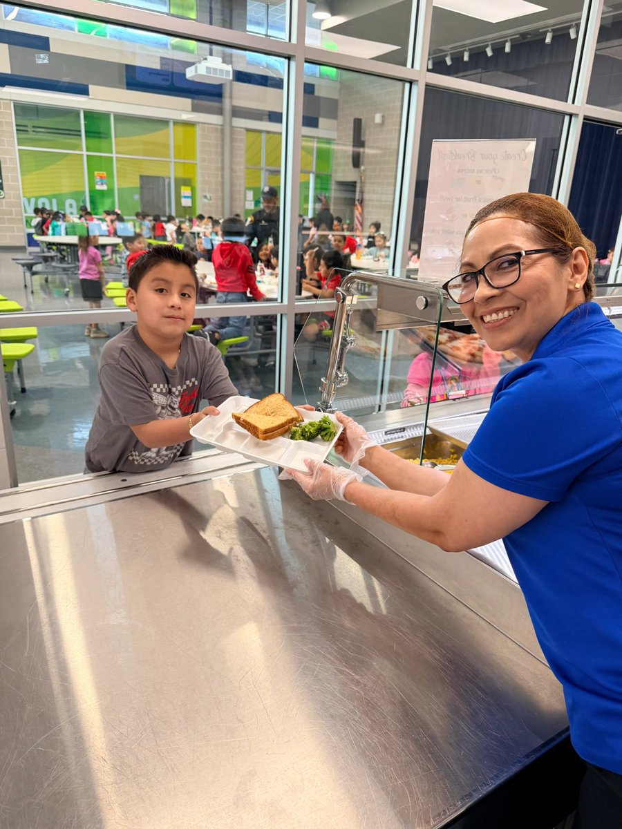 NutritionCISD's tweet image. Celebrating National Grilled Cheese Day!! One of our favorite twists? Pizza grilled cheese! Made with love by our team. 🍞💛 #SchoolLunch