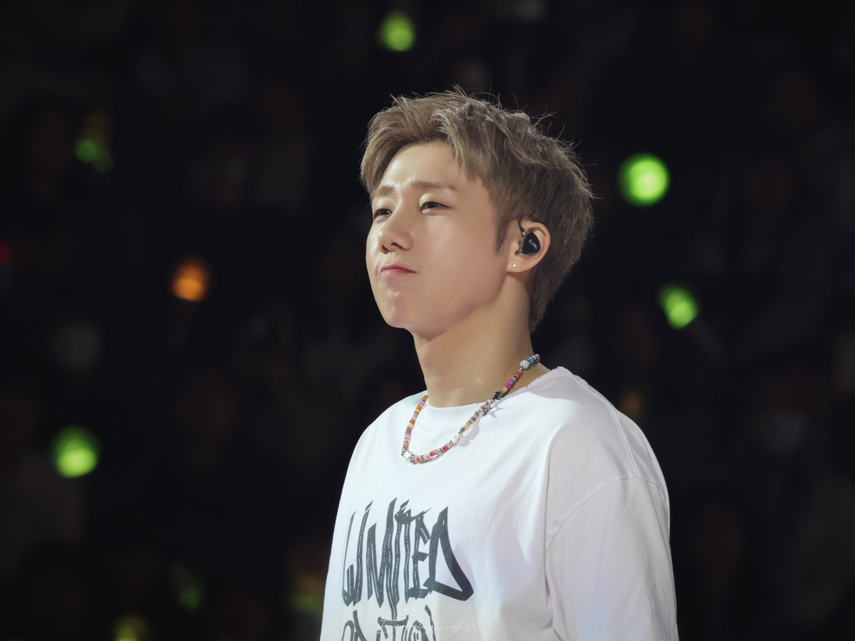 입꾹꾹하고있는 입꼬리 좋음