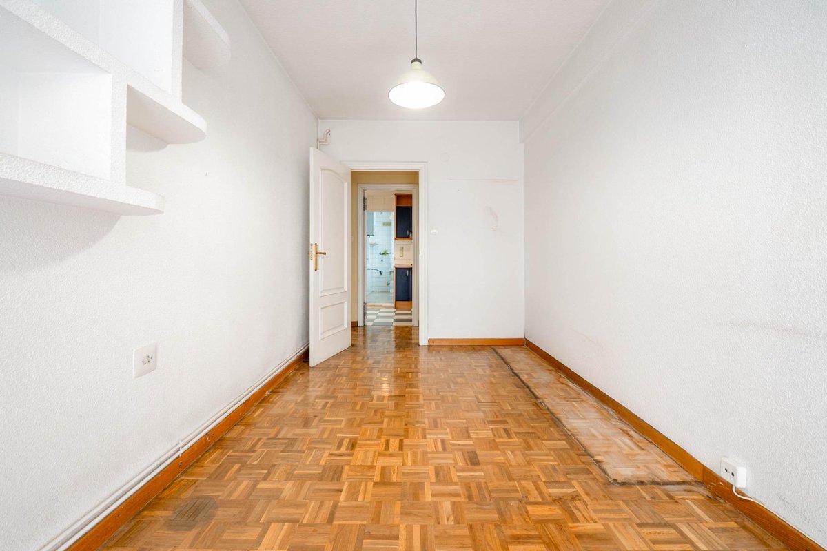 InHouseArmilla's tweet photo. Oportunidades como esta, en pleno centro de #Granada... 

(Spoiler: hemos rebajado el precio 45.000€)... 🧐👇

https://t.co/AflFfT95mv https://t.co/Ok8poPyH9f