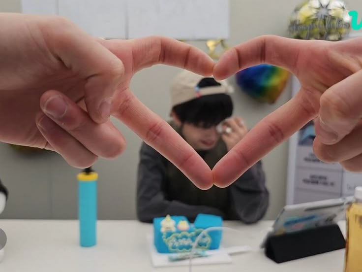 백설(은여백) tweet media