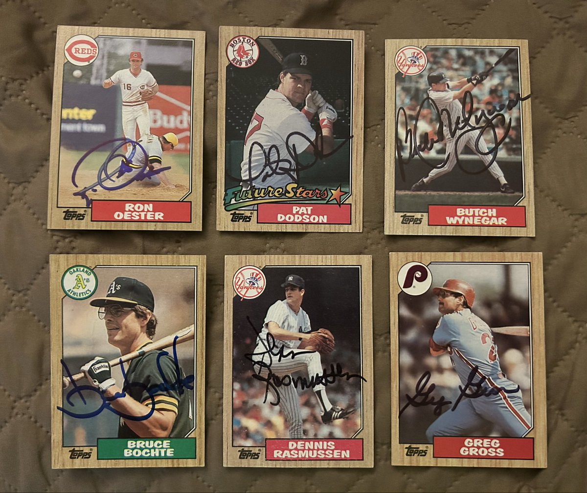 OSmithCollector's tweet photo. This week’s 1987 Topps additions, highlighted by Ron Oester via mail order from a Cincinnati card show signing. #87Topps #Project87 https://t.co/6qZXcLrzBi