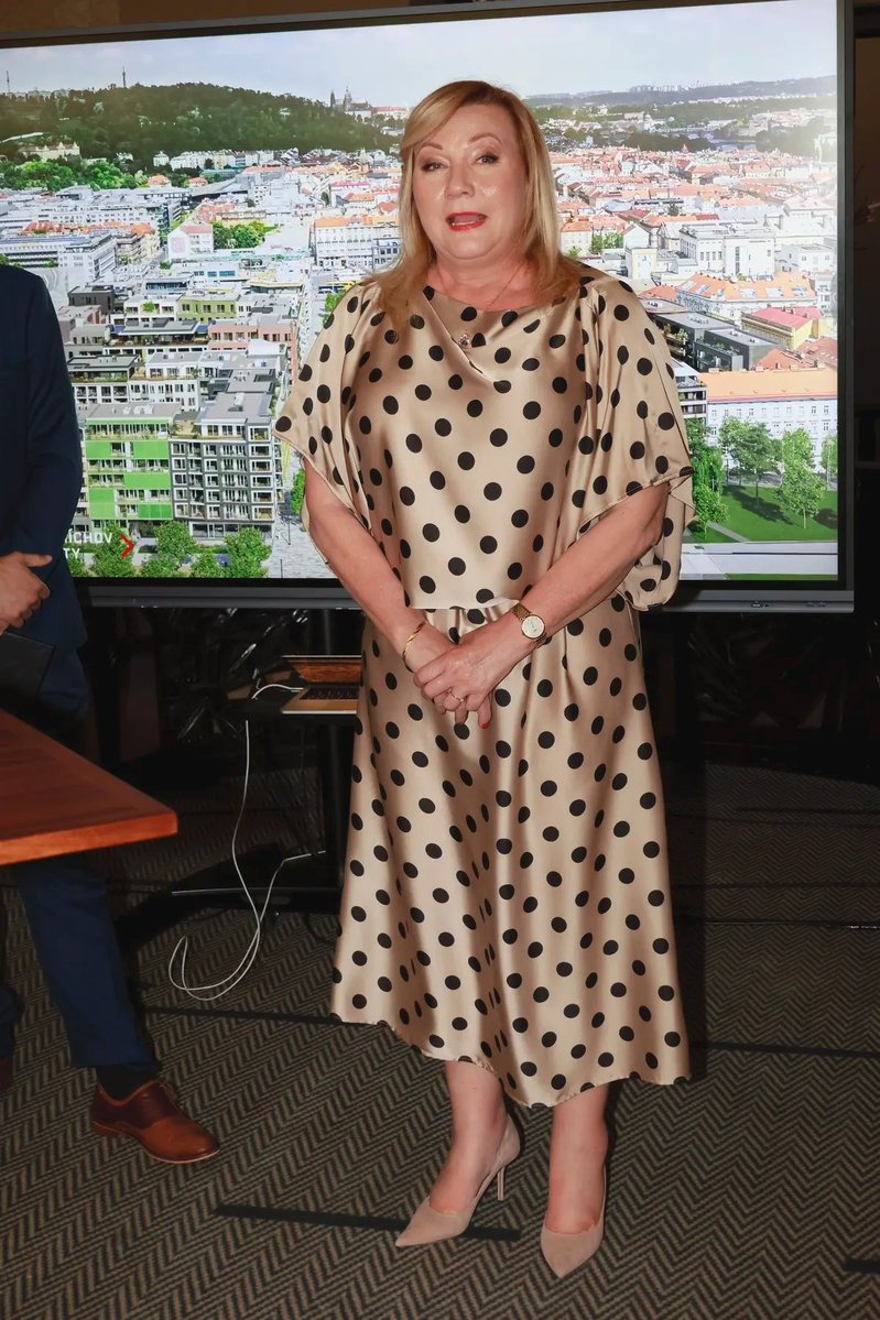 bětka.báthory tweet media