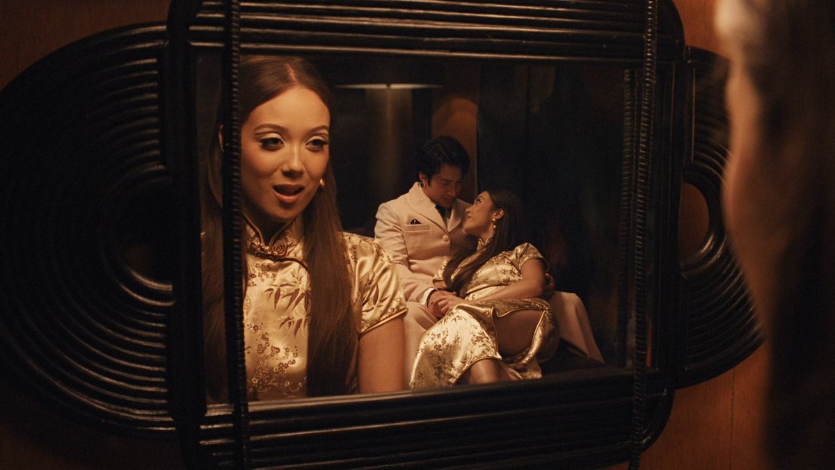 daily laufey tweet media