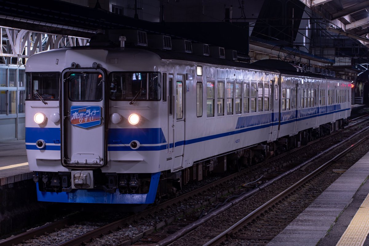 Asama_85's tweet photo. 4/3
先日、ご縁がありえちごトキめき鉄道413系・455系の団体貸切に参加させていただきました。
颯爽と日本海沿いを走る新北陸色の姿はありし日の北陸本線のようでした。
関係者の皆様、ありがとうございました。

#ホリデーライナーひすい1号
#413系の日 https://t.co/djuGcIwTc5