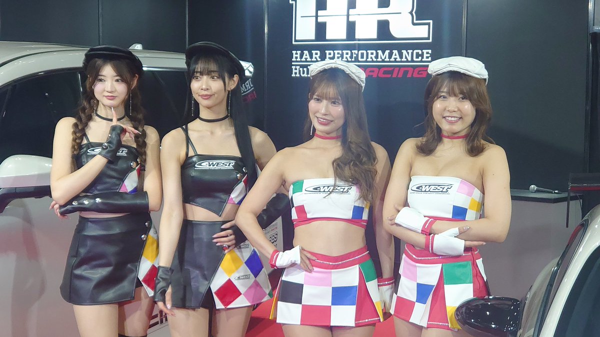 ynao1008's tweet photo. 久々にオートサロンでの写真、中ホールのC-WESTブースにはさくちゃんやななみんなどお馴染みの顔が色とりどりな雰囲気で登場してくれて華やかやった❤️💙
#東京オートサロン2026
#CWEST
#林紗久羅
@884sakuchan1210
#宮瀬七海
@miya_nana73
#織田真実那
@mamihamu7
#和泉蘭
@izumi_ran23 https://t.co/NAbqiSKJzV