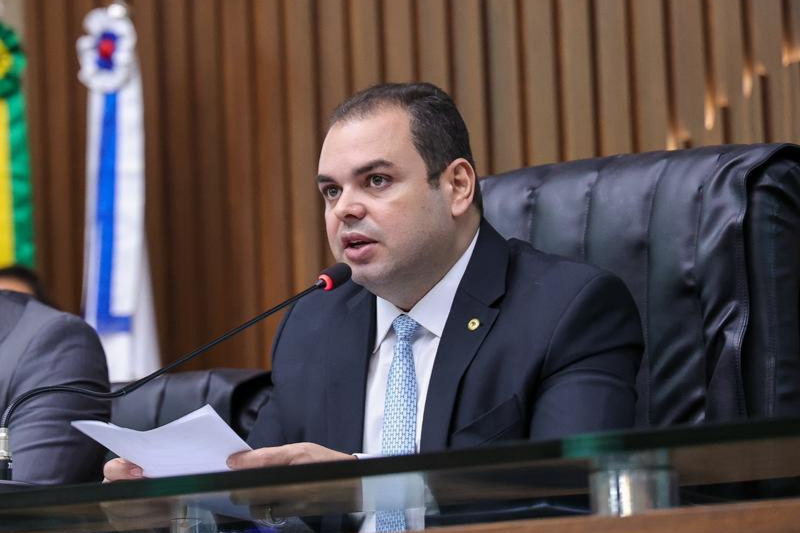 AmazonasAtual's tweet photo. 💰 Roberto Cidade opta por salário de deputado ao assumir governo interino.
📊 Valor é maior que o de governador.
👉 Acesse a matéria completa: https://t.co/XUM3ebOnVk
#Amazonas #Política #Aleam https://t.co/WzlFVDxvWf