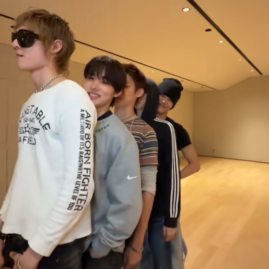 nyx #GREENGREEN tweet media