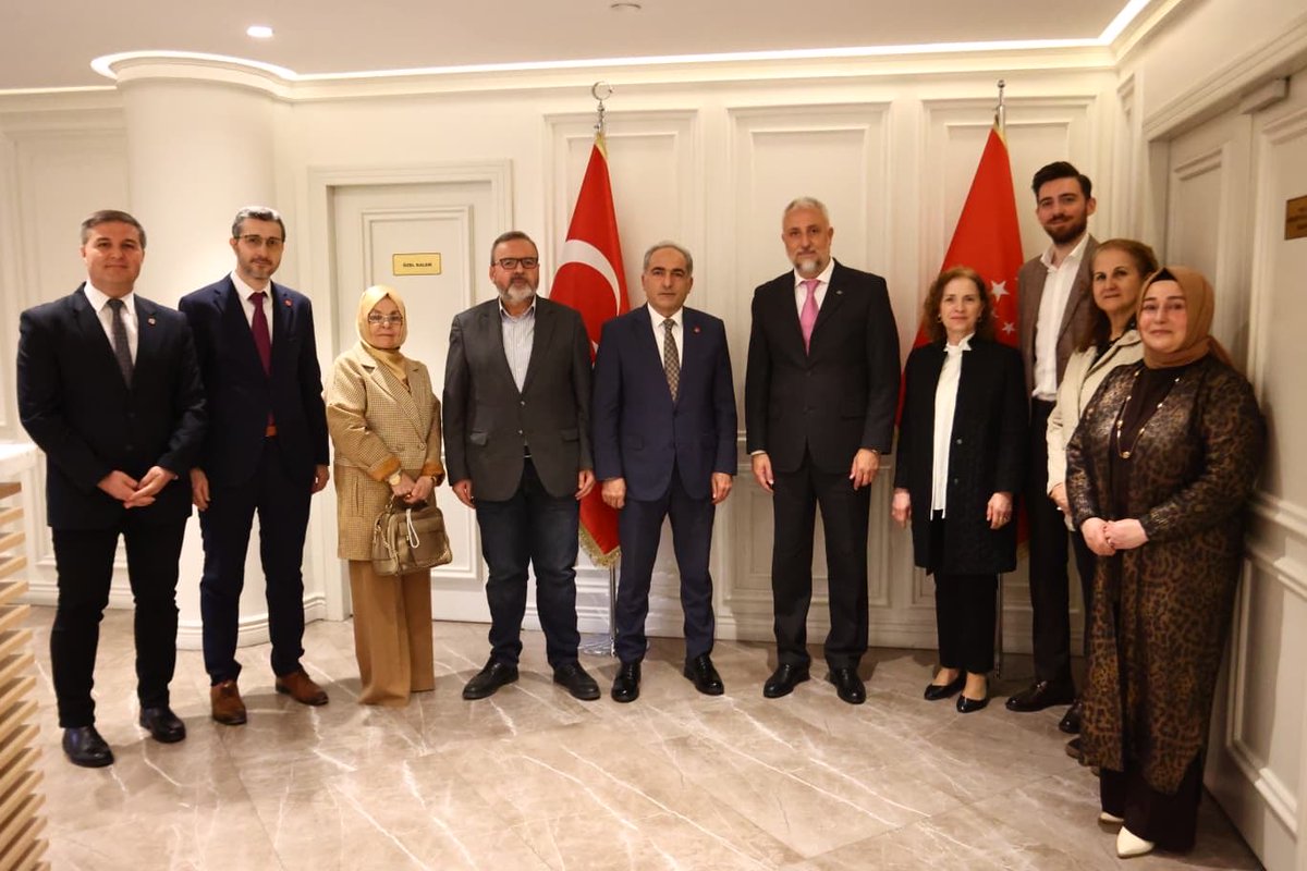 İl Başkanımız Sayın Arif Osman Gençtürk ve kıymetli heyetimizle birlikte, Saadet Partisi İstanbul İl Başkanlığı’na nezaket ziyaretinde bulunduk.

Ortak değerlerimiz doğrultusunda birlik, diyalog ve istişare kültürünü güçlendirmeye devam edeceğimizi vurguluyoruz.

Nazik kabulleri