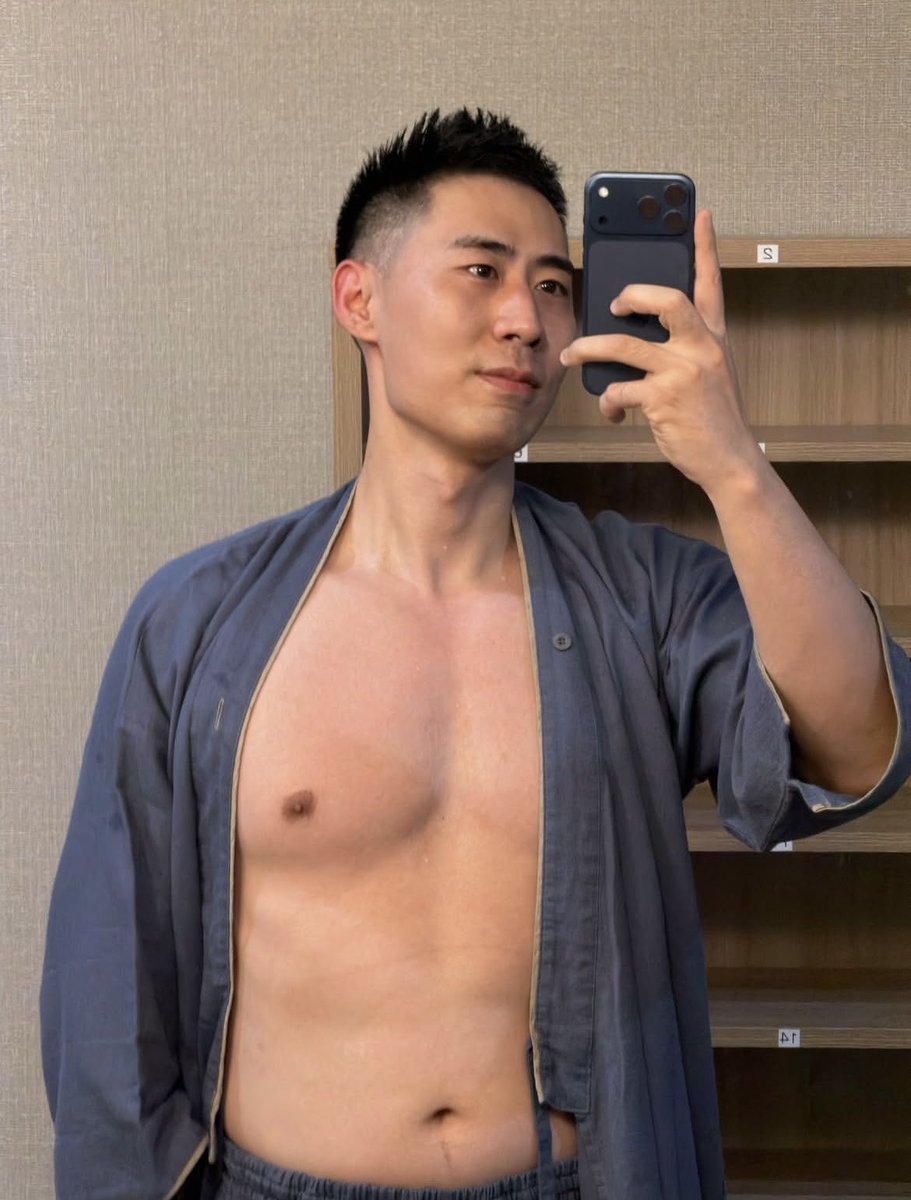 しんじ tweet media