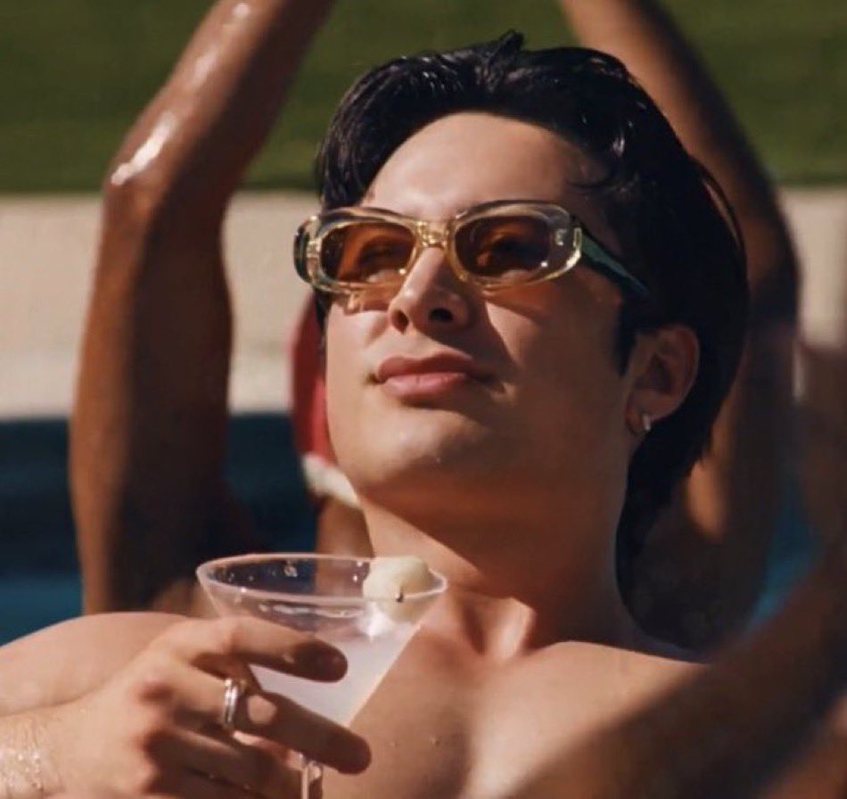 sthe 𐙚 tweet media