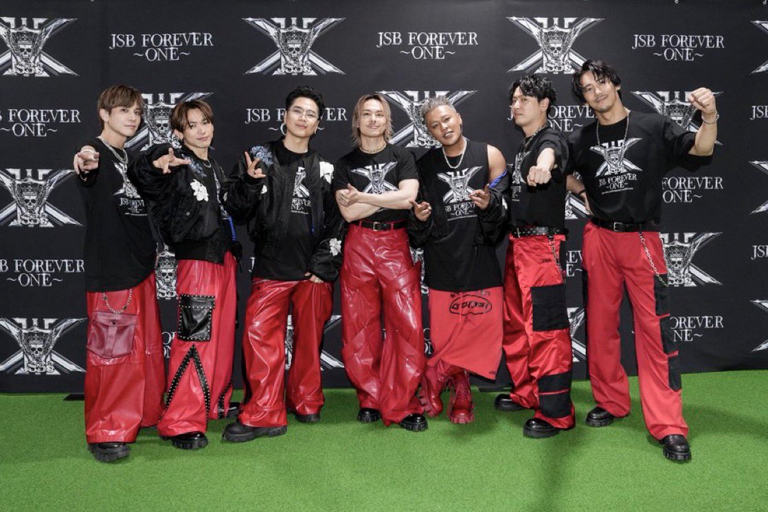 Ryuji_92_JSB3's tweet photo. 隆二の謝罪が初日しかなかったことに対する
批判を見た...

どうしても本人から生の謝罪の言葉がないと納得できない人もいると思う
でも、私は初日だけでよかったと思う！
2日間同じように話をしたら
用意された内容みたいだもん…

隆二の為のスタジアムじゃないし
"謝罪しない"って選択もあったかもしれない
けど..隆二が話をする場を作ってくれたのは
メンバーからMATEへの気持ち思ってだと思ってる

1日目はMATEへ謝罪・2日目はメンバーへ感謝
を伝えたって思ってます…

臣ちゃんの隣には隆二がいないと！
って改めて思った日🏟