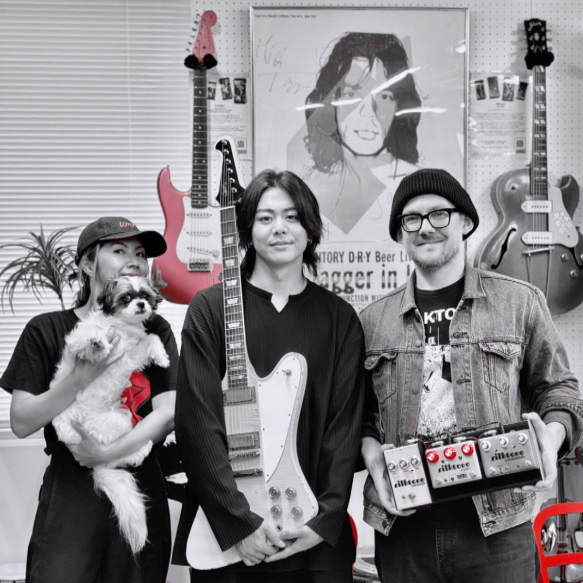 本日はSilktoneの撮影でした。スペシャルゲストは国内外で大活躍中のギタリストASHくん。この人に弾いてもらったらエフェクターちゃんたちも大喜びするわっ！というスキルもセンスも抜群なギタリスト🎸そして、ナイスガーイでございました。動画のアップはまた後日。
