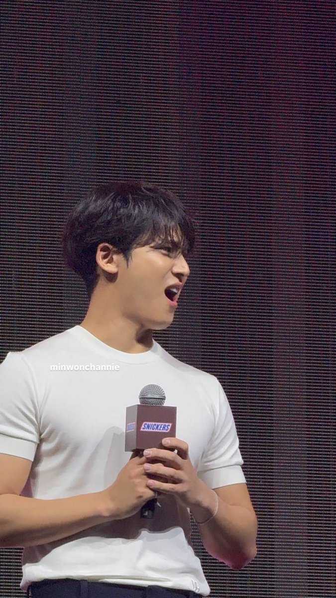 han 🐶🐱🦦 tweet media