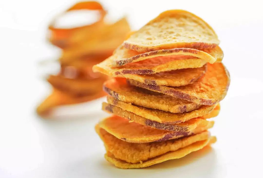 ambigoe10's tweet photo. "Crunch time! Tried these honey butter chips—sweet, salty, irresistible. Tag a snack buddy who’d steal the last bite! #SnackJoy #ShareTheCrunch" https://t.co/EC7lrXjtQ2