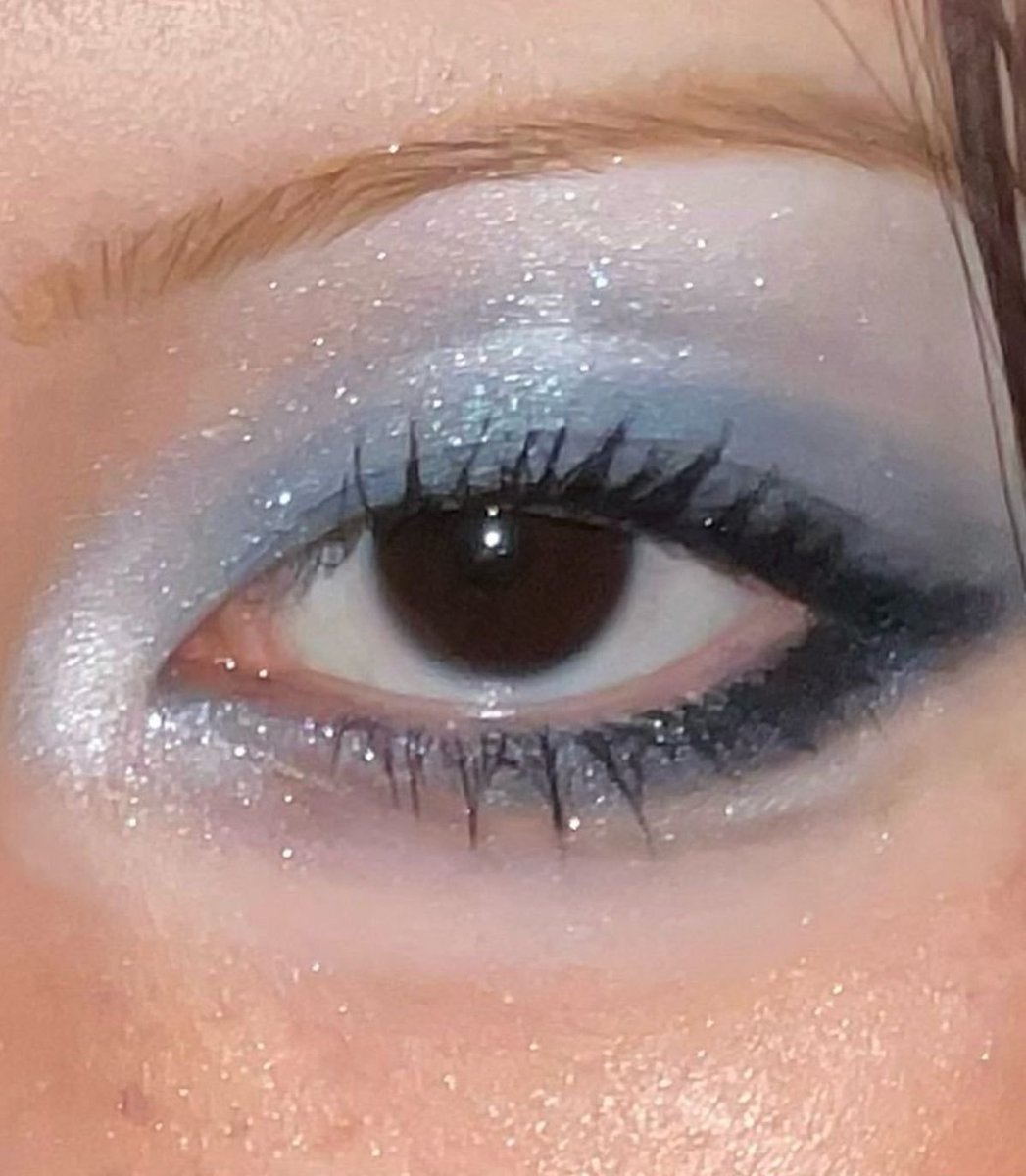 Brown eyes and blue eyeshadow <33