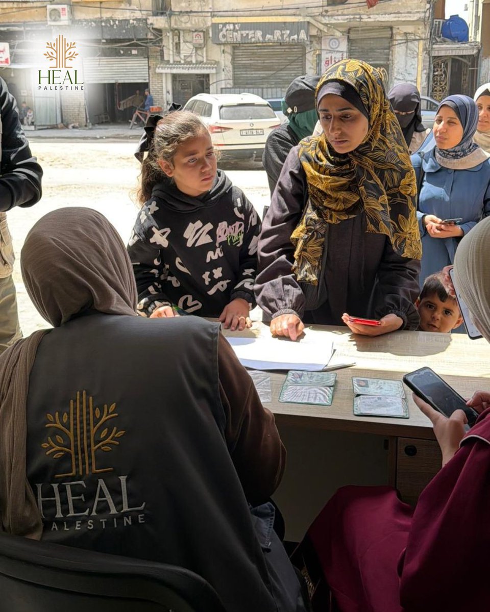 healpalestine_'s tweet photo. Our Aid team in northern Gaza this week began distributing clothing kits to 4,000 families across northern and southern Gaza.

Donation to Heal Palestine's Aid Program here: https://t.co/4UrlkMsCbW https://t.co/3y8FdHDABY