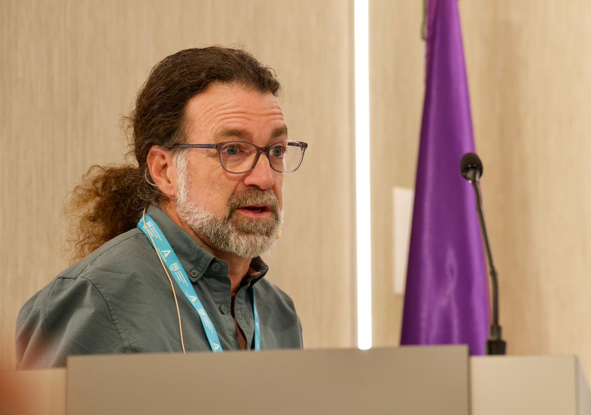 CentroCiberAND's tweet photo. Sergio Pérez Raya, responsable provincial de Comunicaciones de Málaga, analiza dos casos reales a través de las 5 dimensiones del #ENS.
🔴 Stryker, EE.UU. (2026): ataque de tipo #wiper reivindicado por un grupo iraní contra el fabricante americano de tecnología médica.
🔴 Logaritme, Cataluña (2025): #ransomware que paralizó la logística de material sanitario.
La cadena de suministro también es una superficie de ciberataque.
@AgenciaDigAnd @saludand @HRegionalMalaga
#IoMT #ENS #CiberseguridadAND #RETECHciber