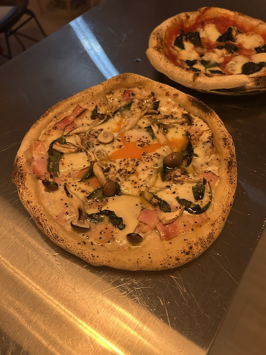 _fujimugi's tweet photo. 【ピッツァを生地から手作りするメリット】
生地がモチモチで美味しい
生地に愛着が湧く
生地を楽しむということが理解できる
ホームパーティでみんなに喜ばれる
自分好みの厚みに調整できる
好きな具材を乗せることができる
とにかく美味しい
めちゃくちゃ美味しい

【デメリット】
↓ https://t.co/StCW14ad5u