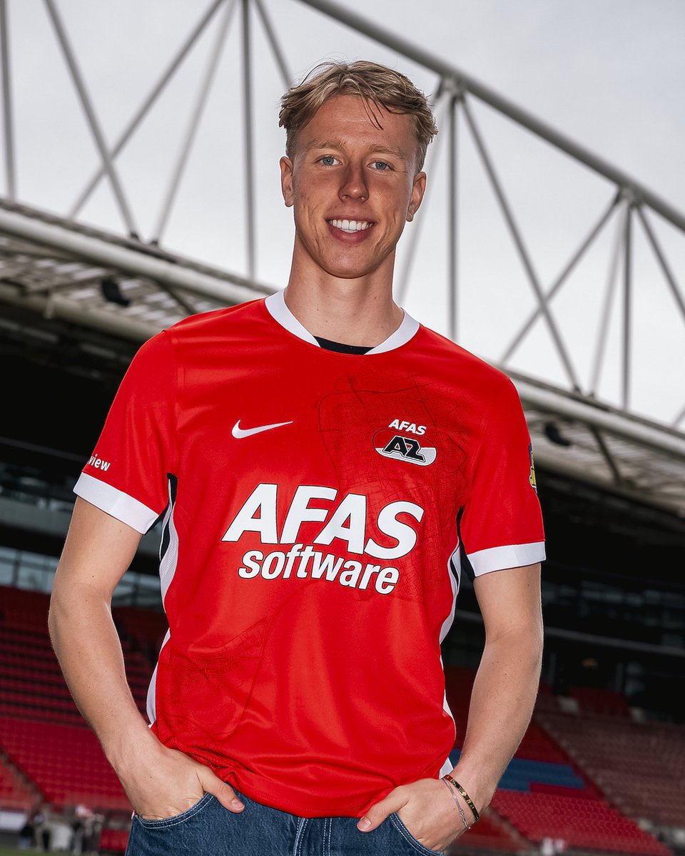 AZAlkmaar's tweet image. 🎉✍️ A double celebration!

💥 Billy van Duijl verlengde vanmiddag zijn contract tot medio 2031 en nam ook de bokaal voor het Doelpunt van de Maand maart in ontvangst. Bekijk hier het interview: tinyurl.com/2hsc7a4r

#AZAlkmaar #TheFutureIsOurs