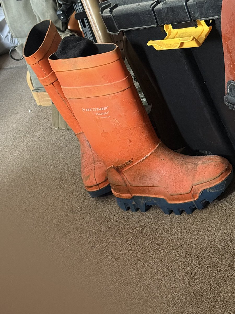 Chunky wellies tweet media