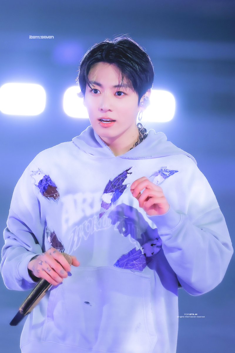 ItemsevenJK tweet media