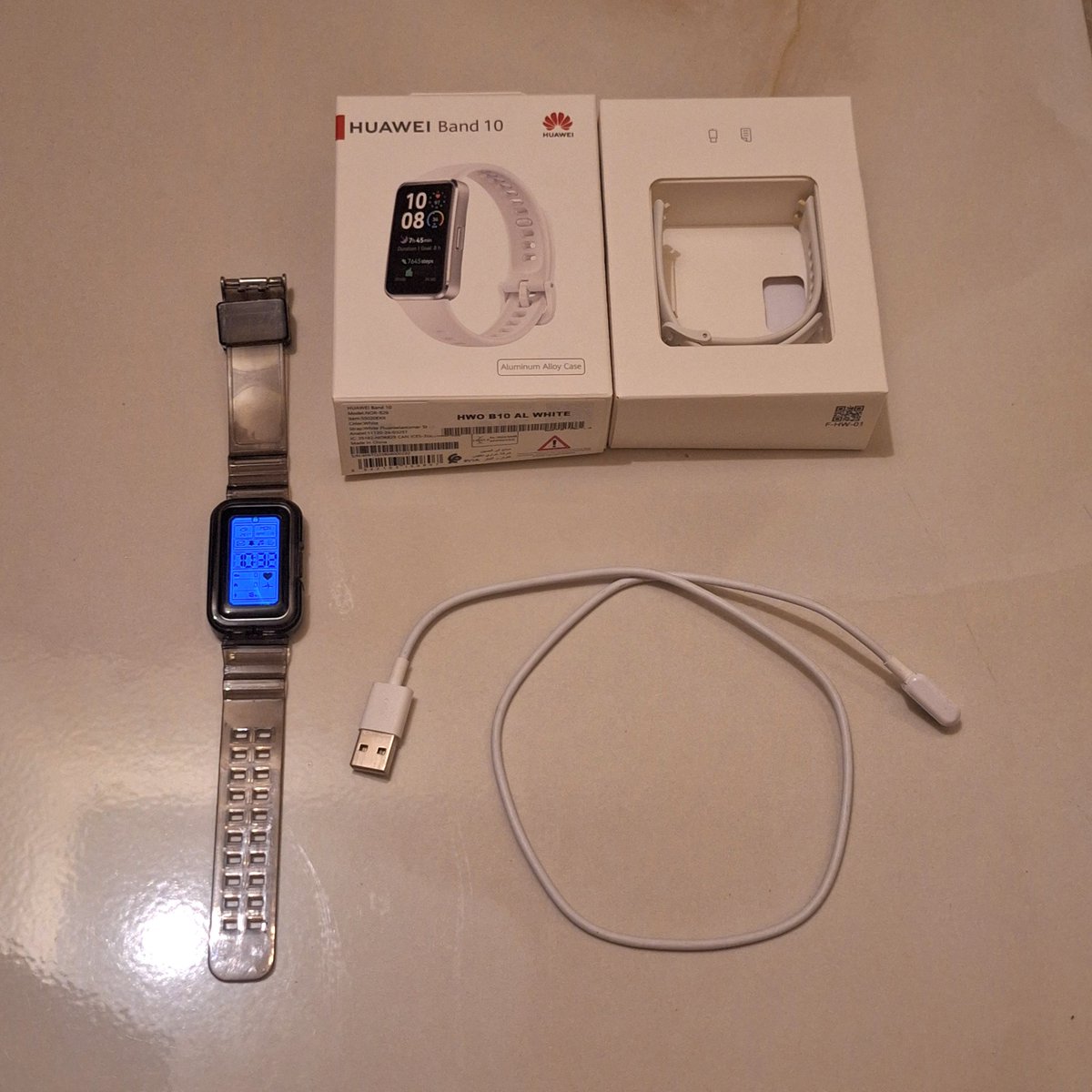 devislll's tweet photo. WTS!
huawei band 10
kelengkapan: unit, kabel charger, dus. (strap asli belum pernah dipakai)
•no minus, pemakaian pribadi.
💸380k https://t.co/LRlGRTH1iG