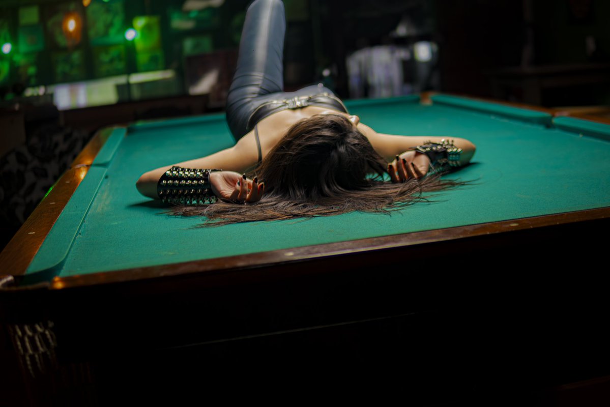 thiê rock de calcinha vai ver o crashdiet tweet media