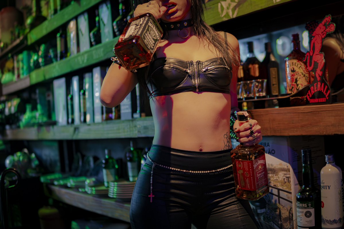 thiê rock de calcinha vai ver o crashdiet tweet media