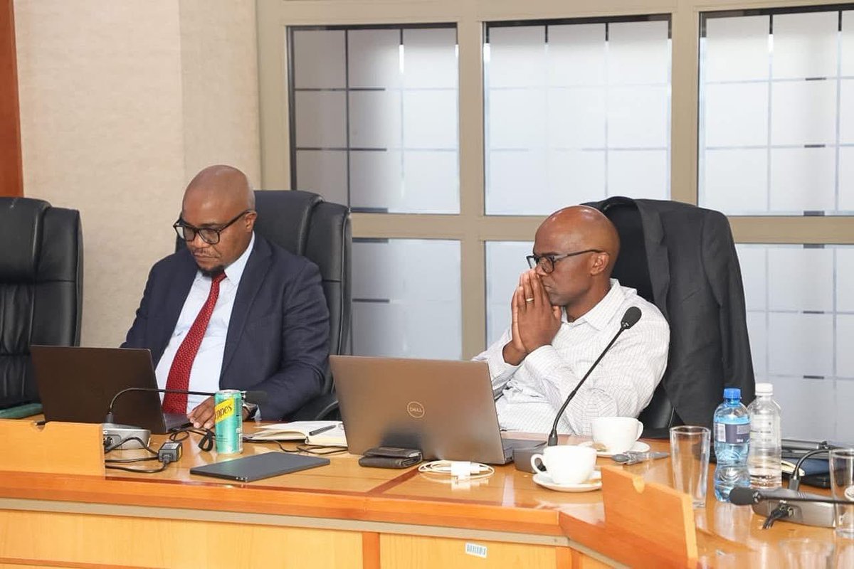 EFFGautengProv's tweet image. 🚨In Pictures🚨

EFF Gauteng Chairperson and MEC of Finance @GautengTreasury, Commissar @DungaLeko meeting the Top Management of Gauteng Provincial Treasury as part of ongoing briefing processes and discussions focused on priorities for this financial year. 

#EFFInGovernment