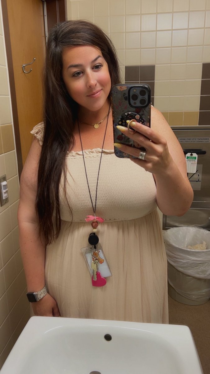 Samantha Dear🍍 tweet media