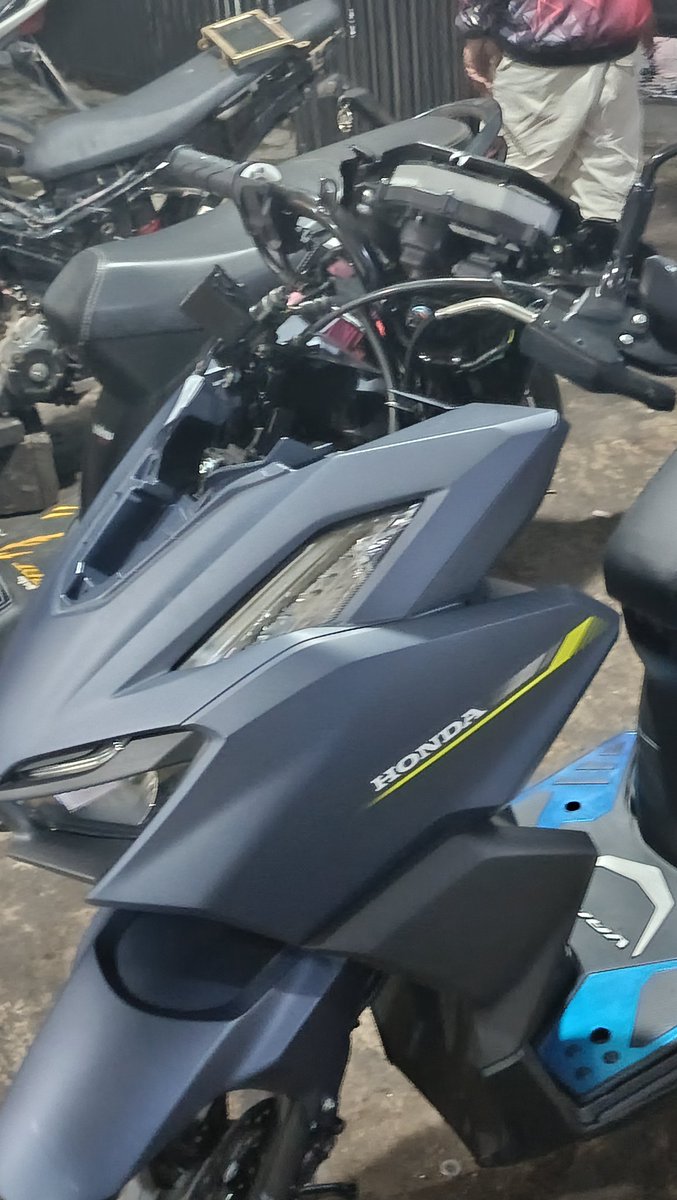 salazár. tweet media