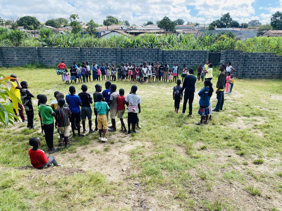thebookbus's tweet photo. 𝗪eek 𝟭 𝗔𝗽𝗿𝗶𝗹 𝗵𝗼𝗹𝗶𝗱𝗮𝘆 𝗰𝗹𝘂𝗯𝘀 𝘂𝗽𝗱𝗮𝘁𝗲 (𝗗𝗮𝘆 𝟭)

The Book Bus Team successfully commenced Day 1 of Holiday Club programme at 𝗖𝗵𝗶𝗹𝗱𝗿𝗲𝗻 𝗼𝗳 𝗕𝗲𝘁𝗵𝗹𝗲𝗵𝗲𝗺 𝗦𝗰𝗵𝗼𝗼𝗹 𝗮𝗻𝗱 𝗠𝘂𝗸𝘂𝗯𝗮 𝗨𝗻𝗶𝘃𝗲𝗿𝘀𝗶𝘁𝘆. The day marked an exciting and vibra https://t.co/UV7VsP5ImN