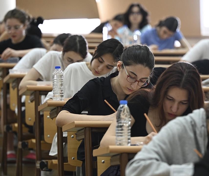 Gossip Magazin tweet media