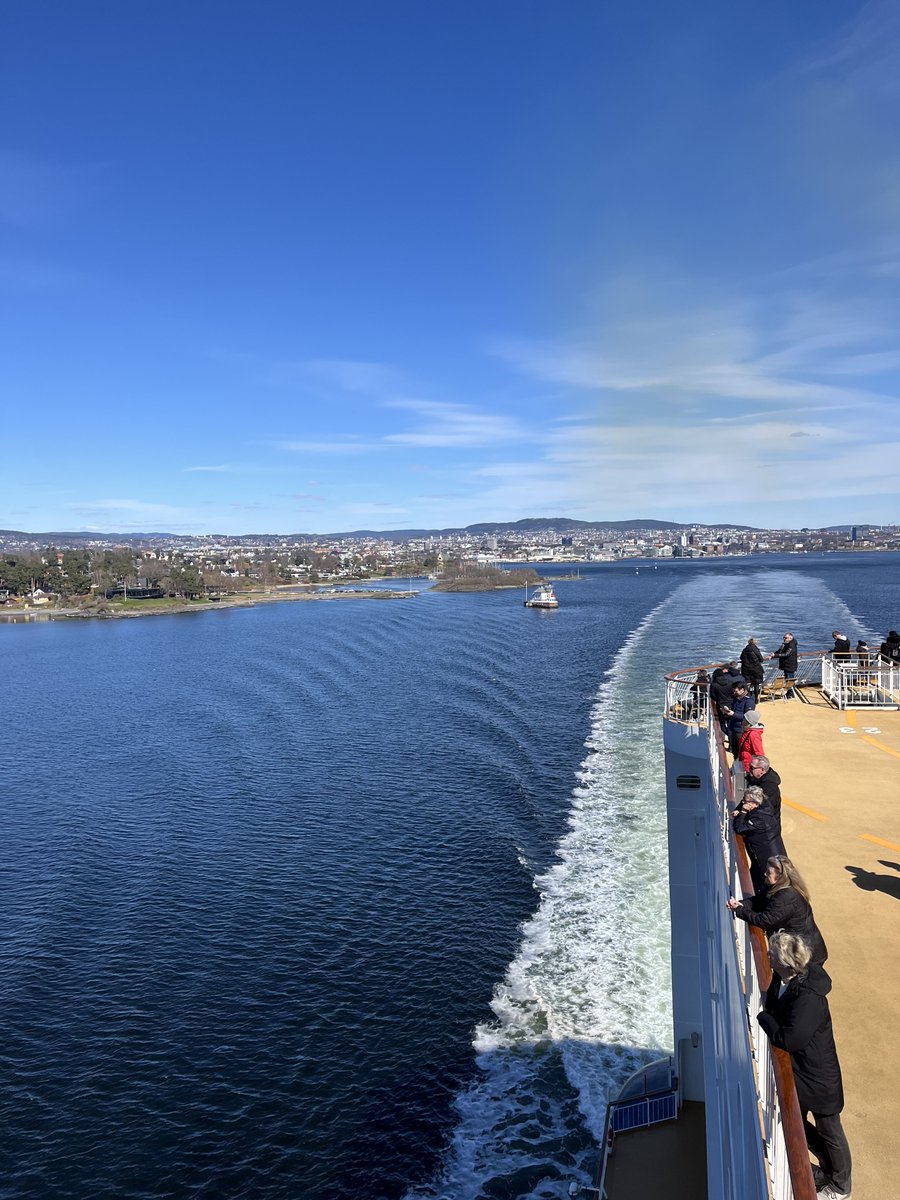 ShahidMAskerN's tweet image. Tomorrow I'm going to Germany for a week.I'm going to relax at my friend's vacation home.Come with me if you can.😉🤗💙🌊🚢
📷 Oslo
#Norway