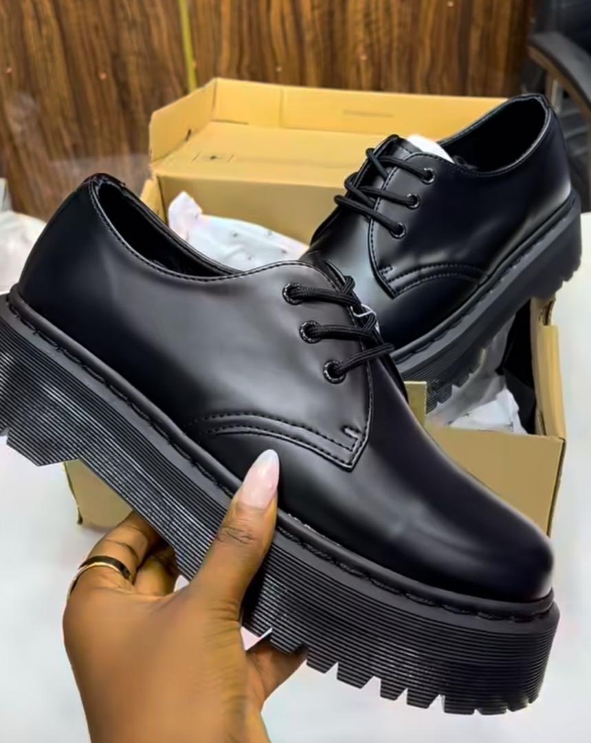 victor_the_guy's tweet photo. @Sureboyoflagos1 @ckay_yo Shoes Dey, buy wetin go bring happiness. https://t.co/UDCJWdKADQ