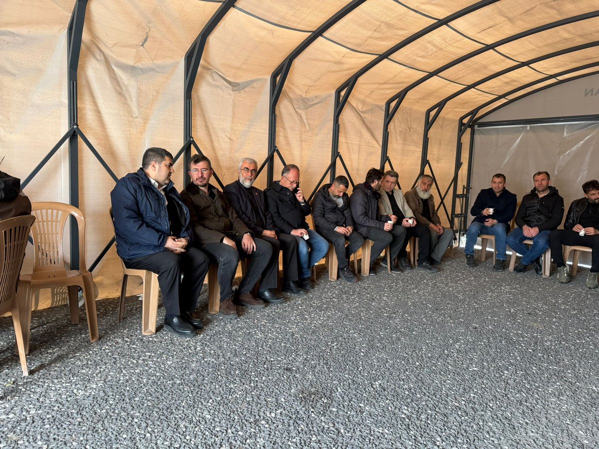 YILMAZBALCIN's tweet photo. @iyfoorgtr Uluslararası Gençlik Forumu Mütevelli Heyeti üyemiz  Dr. Fahri Karaman’ın muhtereme annesinin cenaze merasimine katıldık.
Merhume Fahriye teyzemize  Allah’tan rahmet;Karaman ailesine, dostlarına ve camiamıza sabır ve başsağlığı dilerim.
Mekânı cennet, makamı âli olsun. https://t.co/qFZIXE1LZh