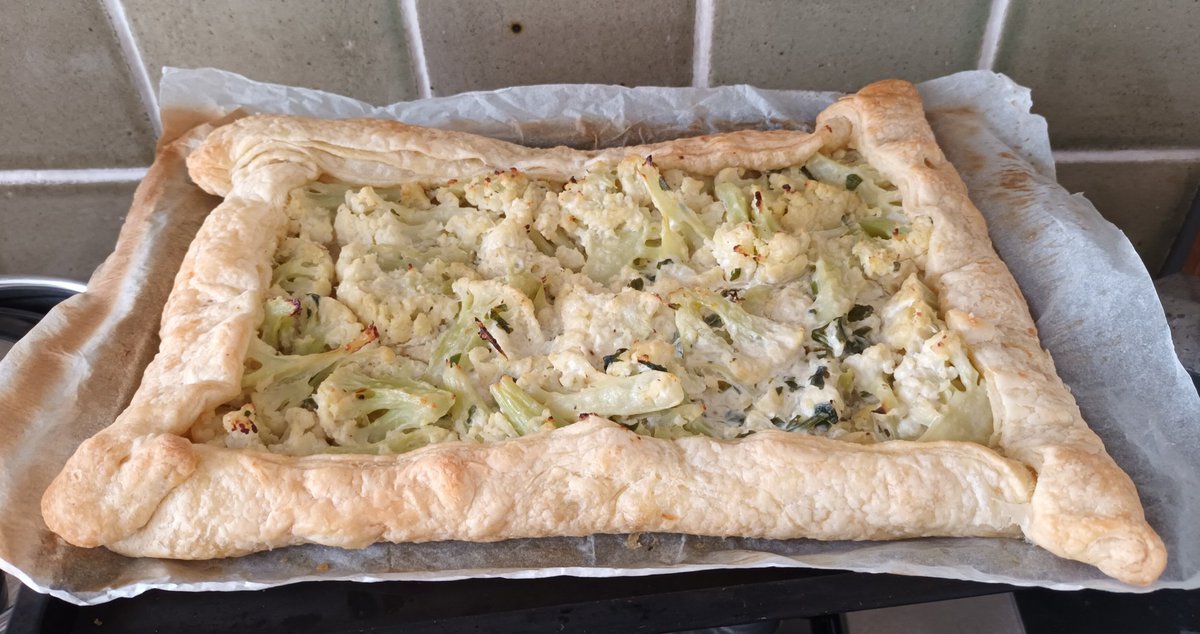 RCLoversan's tweet photo. #quiche #tortasalata #cauliflower #softcheese miii! 😁
#philadelphia #kraft #chetelodicoafare https://t.co/xrO94fkLRn