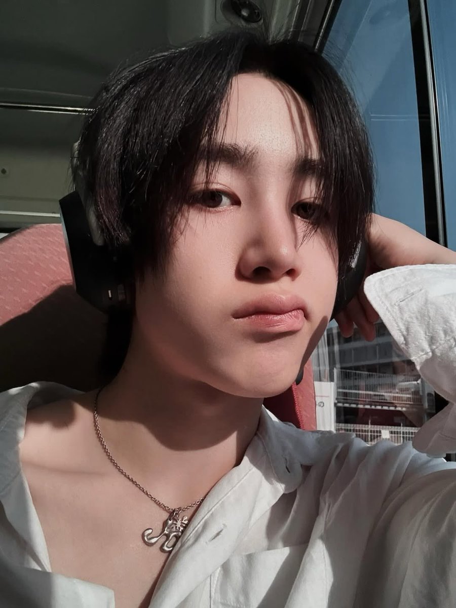 JannaSmi's tweet image. HUUUNNNTTTEEERRRRRR 🤍🫠

#xikers #HUNTER #헌터 #싸이커스