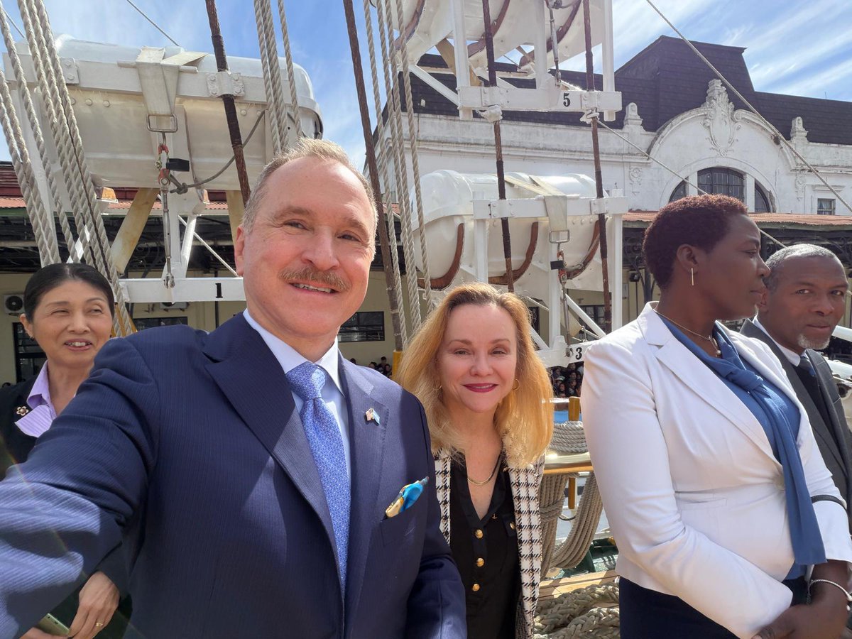 Embajador Peter Lamelas tweet media