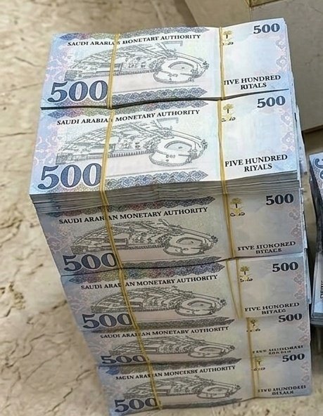 rym_dat40394's tweet photo. كن صريحاً ❓🤔

3 مليون ريال سعودي 
هل يمكن للمبلغ .. أن يحل كل مشاكلك 💵💰😍😍

أ. نعم // ب. لا https://t.co/ZYWZxXsCqx