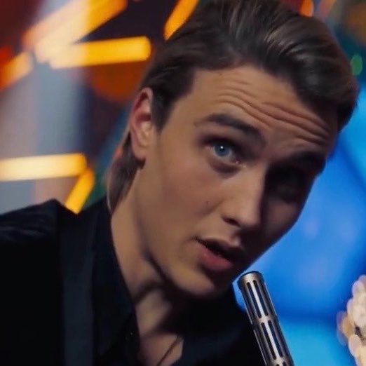 jules ⋆˚꩜｡ cr— ASOS tweet media